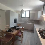 Emi's House 아파트