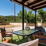 Emi's House 아파트 Karioupolis