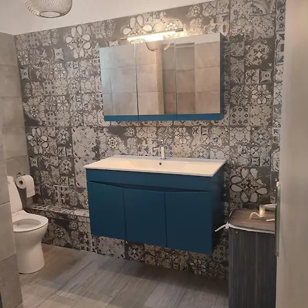 Emi's House Daire Karioupolis