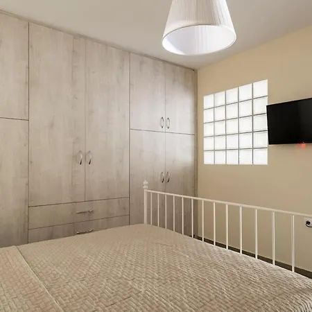 Emi's House Daire Karioupolis