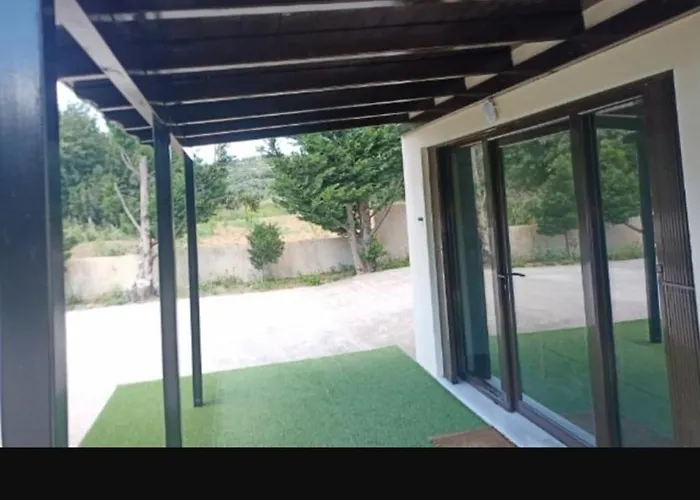 דירה Emi's House Karioupolis