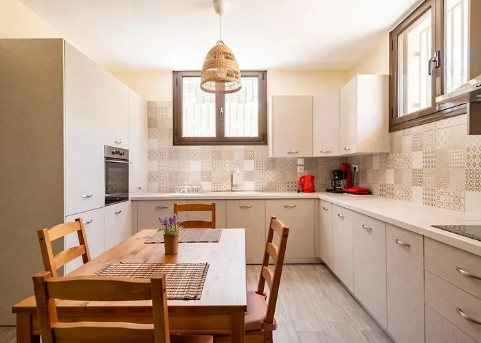 Emi's House דירה