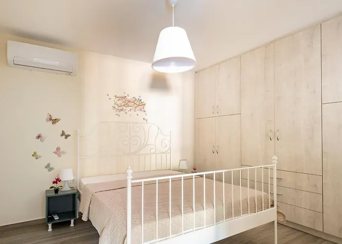 דירה Emi's House